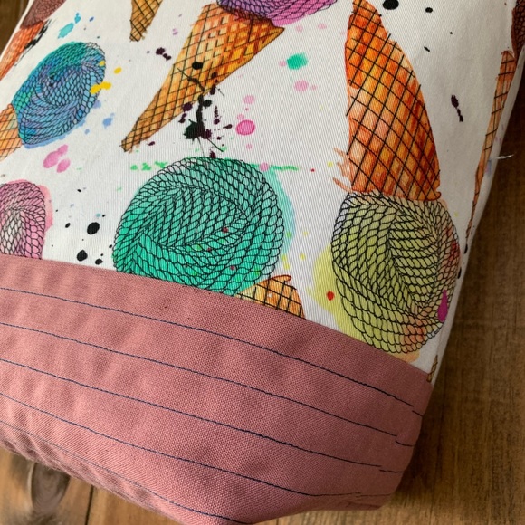 Yarn ice cream cone tote bag - Picture 3 of 7